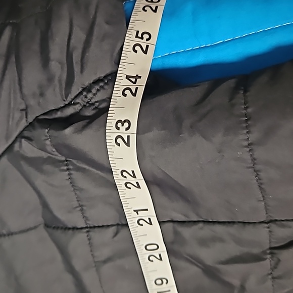 Calvin Klein lightweight puffer jacket. Size lg - Picture 6 of 8